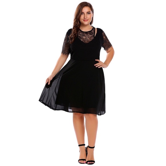 Sheer Lace Halter Yoke and Sleeves Chiffon Dress - Picture 3 of 4